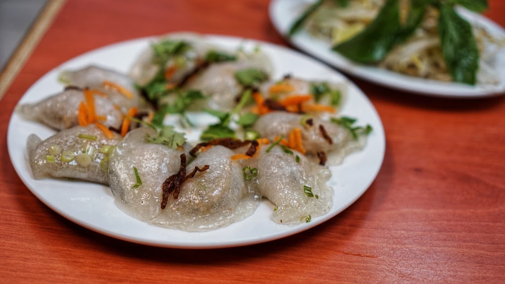 Xu Hue Restaurant | 10548 97 St NW, Edmonton, AB T5H 2L2, Canada | Phone: (780) 426-7775