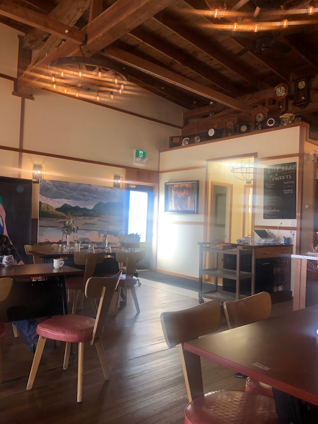 The Country Stop | 320 Railway Ave, Granum, AB T0L 1A0, Canada | Phone: (403) 639-1666