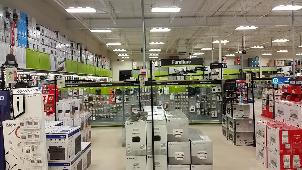 Staples | electronics store | 95 Ellesmere Rd, Scarborough, ON M1R 4B7, Canada | 4164445237 OR +1 416-444-5237