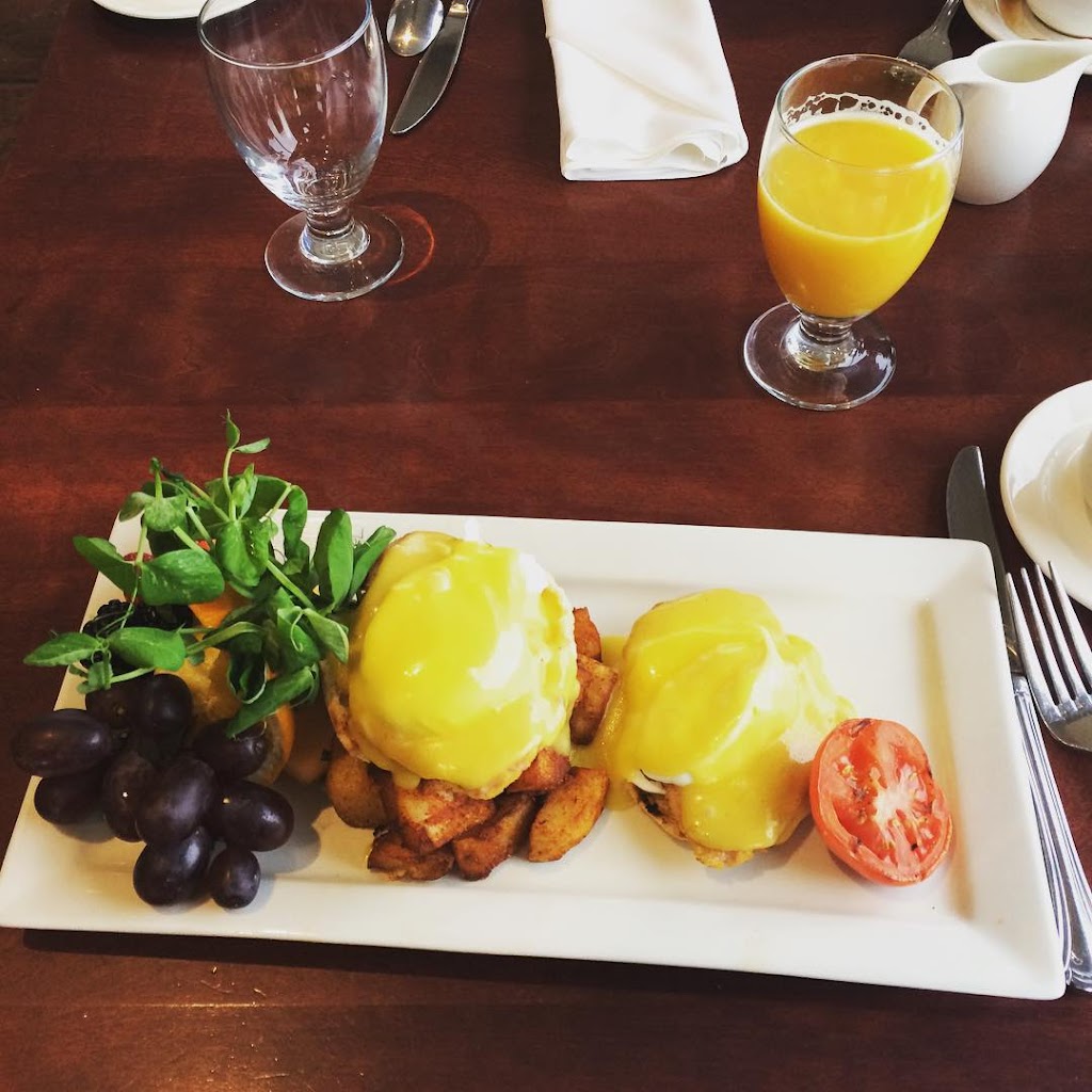 Crowne Plaza Niagara Falls-Fallsview, an IHG Hotel | 5685 Falls Ave, Niagara Falls, ON L2E 6W7, Canada | Phone: (905) 374-4447