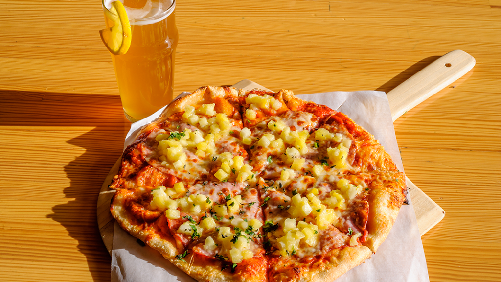 Island Pie | 11 Jack and Jill Pl, Eastsound, WA 98245, USA | Phone: (360) 376-2505