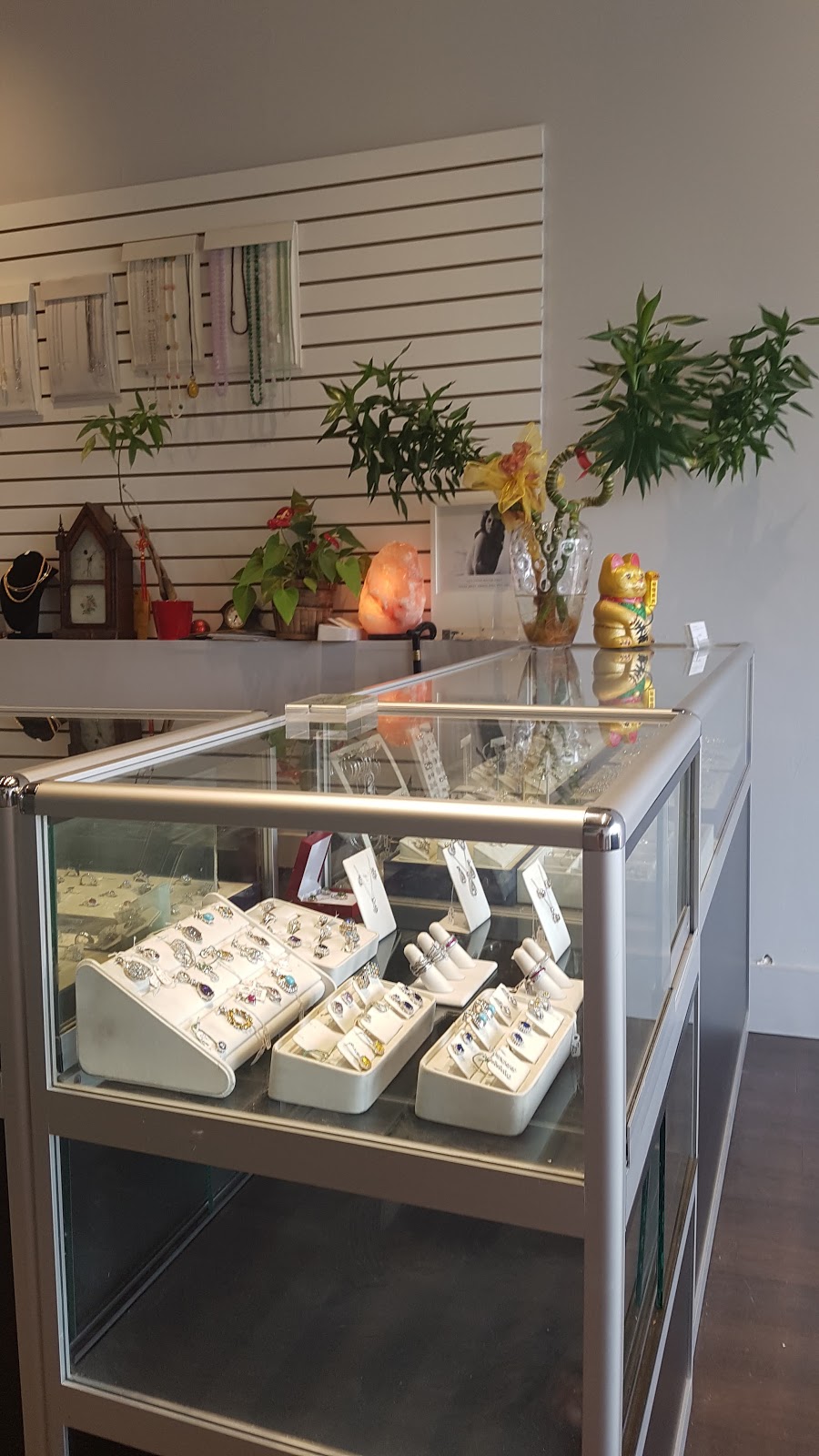 Arbutus Jewellers | 2589 W 16th Ave, Vancouver, BC V6K 3B9, Canada | Phone: (604) 676-2383