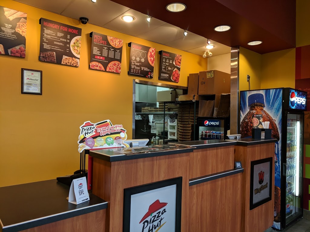 Pizza Hut | 11710 Yonge St #2, Richmond Hill, ON L4E 0K4, Canada | Phone: (905) 770-3038