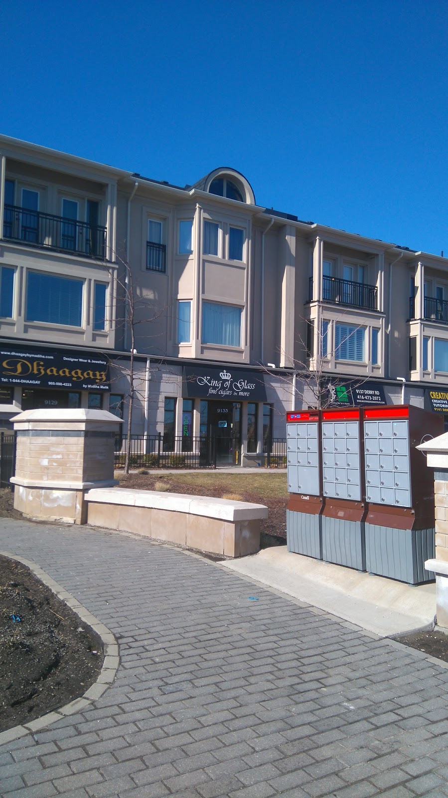 Thompson Square Shopping Plaza | 9037 Derry Rd E, Milton, ON L9T 7Y9, Canada