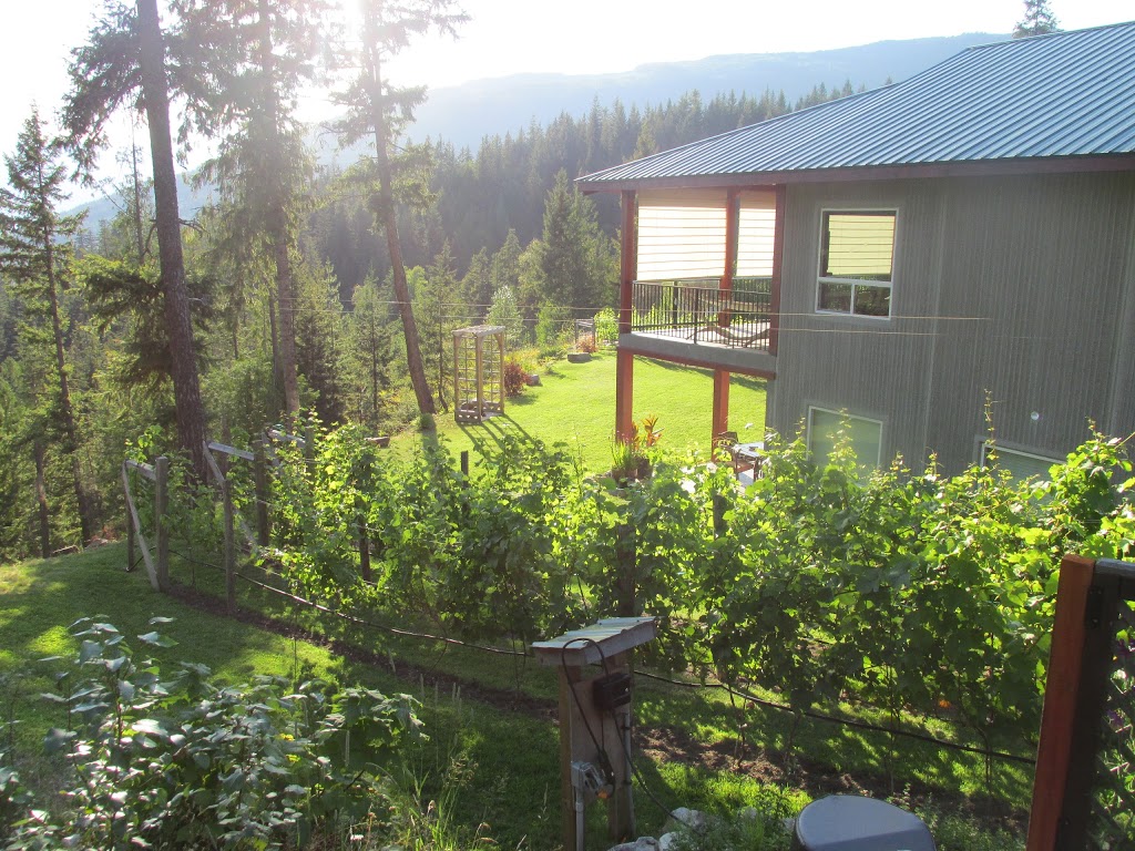 Owlhead Creek Bed and Breakfast | 1996 Blatchford Rd, Sicamous, BC V0E 2V1, Canada | Phone: (250) 836-2226