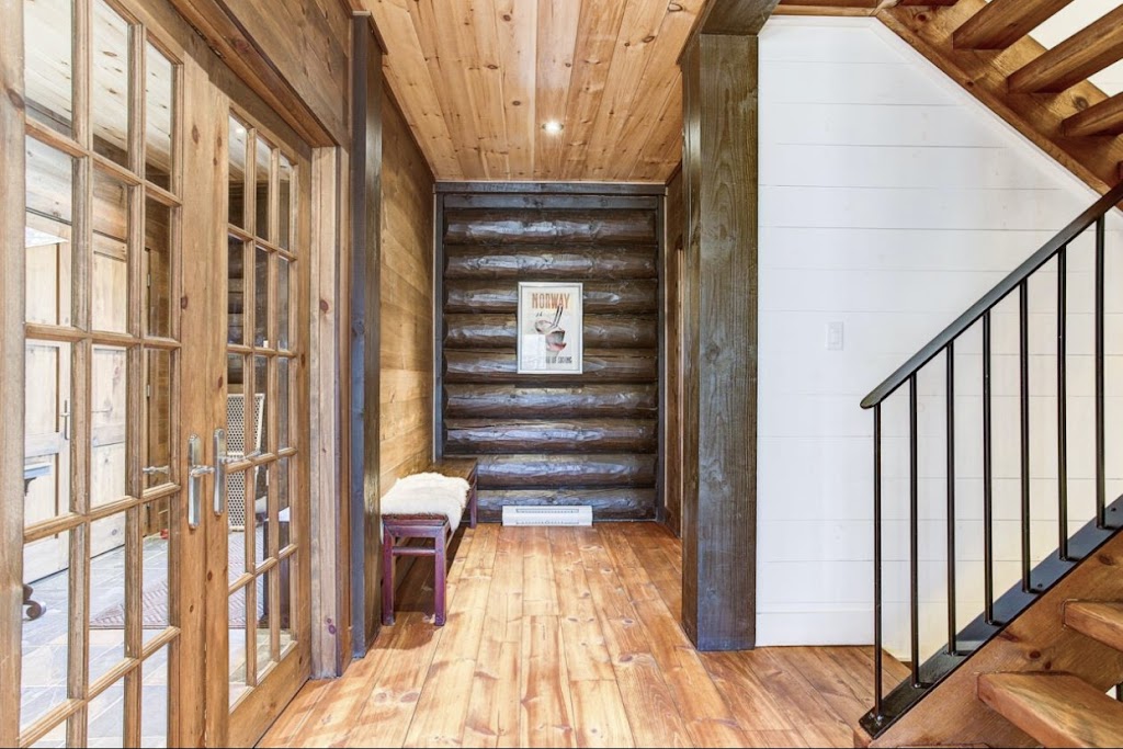 Chalet du Rêve Tremblant | 34 Chem. des Pruches, Lac-Supérieur, QC J0T 1J0, Canada | Phone: (416) 735-2311