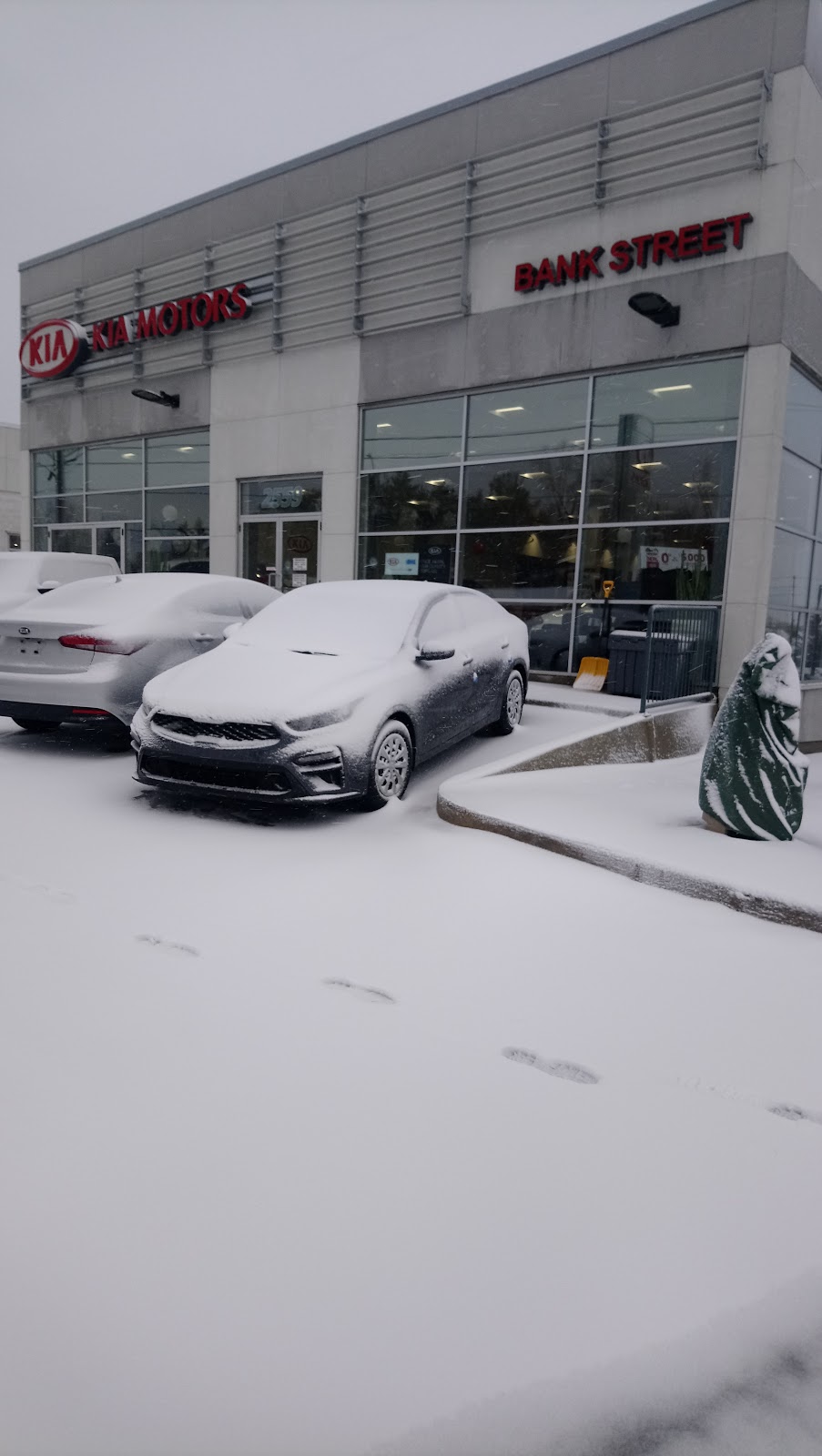 Bank Street Kia Service Centre | 2559 Bank St, Gloucester, ON K1T 1P1, Canada | Phone: (613) 801-0269