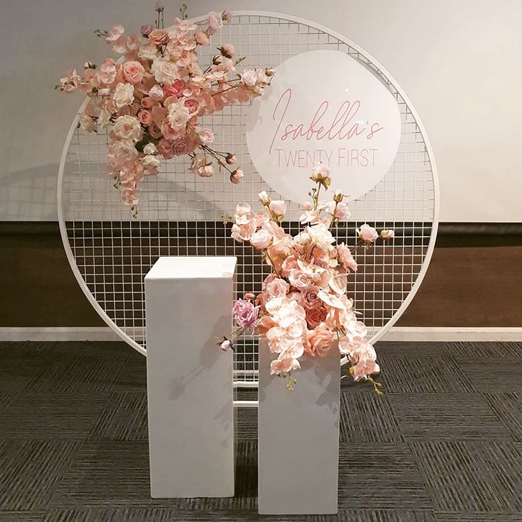 Magic Flowers Event Rentals | 33 Gower Dr, Aurora, ON L4G 0V9, Canada | Phone: (438) 728-6921