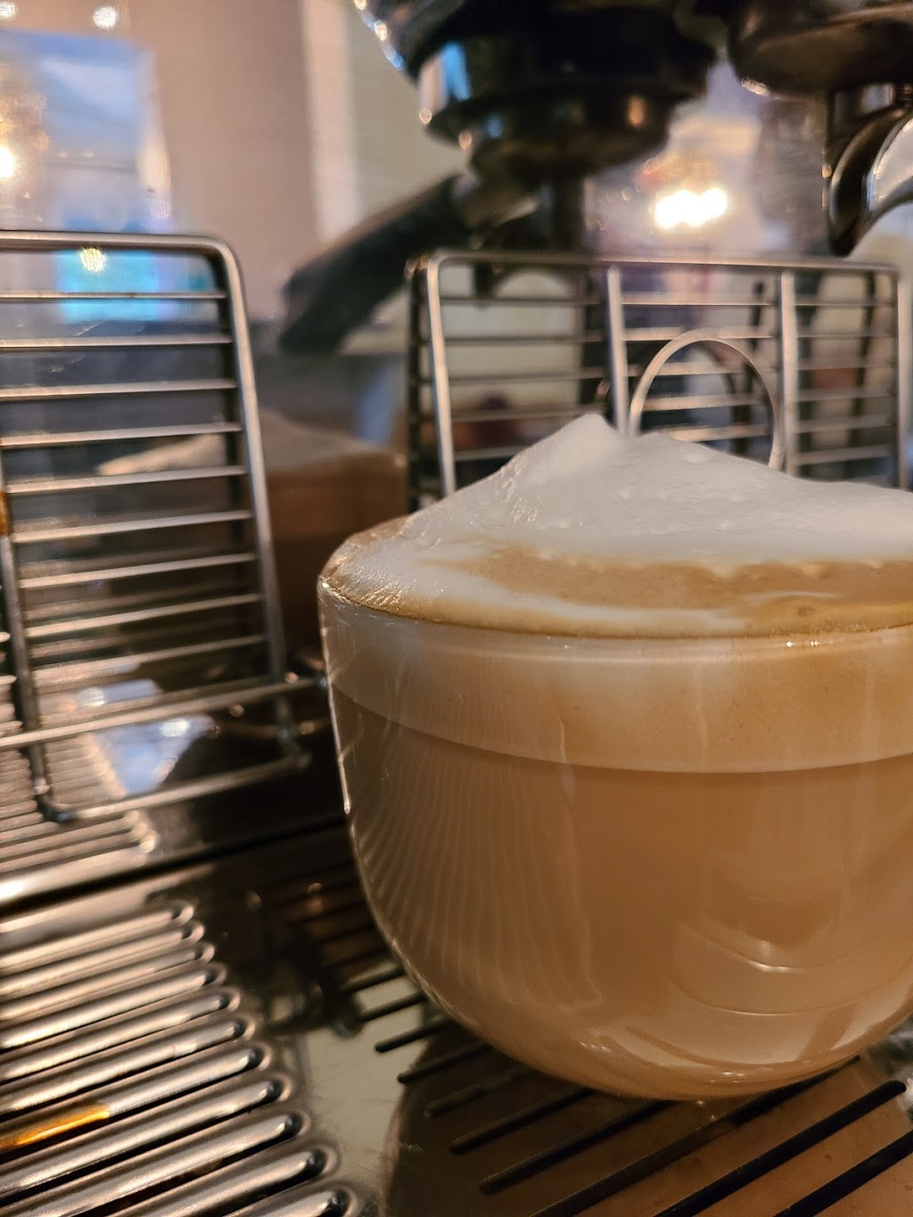 Le Cafetier Plus | 350 Rue Magloire Gosselin, Mont-Tremblant, QC J8E 2R3, Canada | Phone: (819) 425-5162