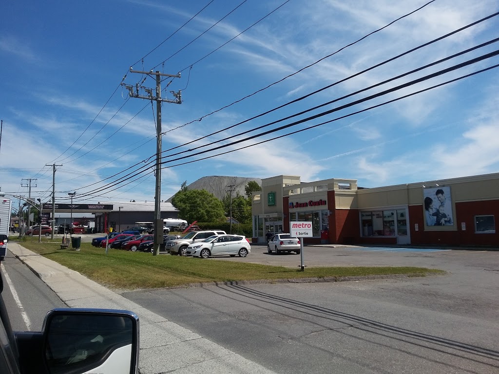 Metro Black-Lake | 3774 Boul. Frontenac Ouest, Casier, # 2, Thetford Mines, QC G6H 2J8, Canada | Phone: (418) 423-7888