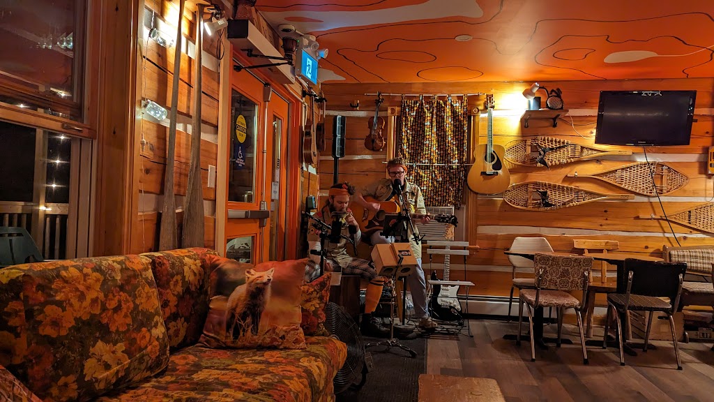 Bongopix Tavern & Cafe | 50 Galeairy Lake Rd, Whitney, ON K0J 2M0, Canada | Phone: (613) 553-1500