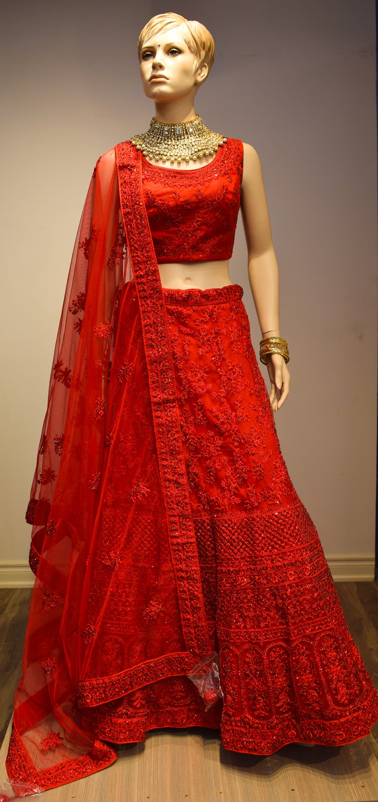 Raja Fashions | 116 Kennedy Rd S, Brampton, ON L6W 3E7, Canada | Phone: (905) 457-9316