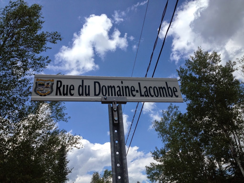 Domaine Lacombe Inc. | Saint-Alexis-des-Monts, QC J0K 1V0, Canada | Phone: (819) 265-3283