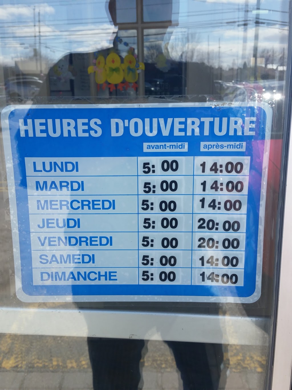 Les Marmitons | 300 Boulevard de Maple Grove, Maple Grove, QC J6N 1M1, Canada | Phone: (450) 225-5700
