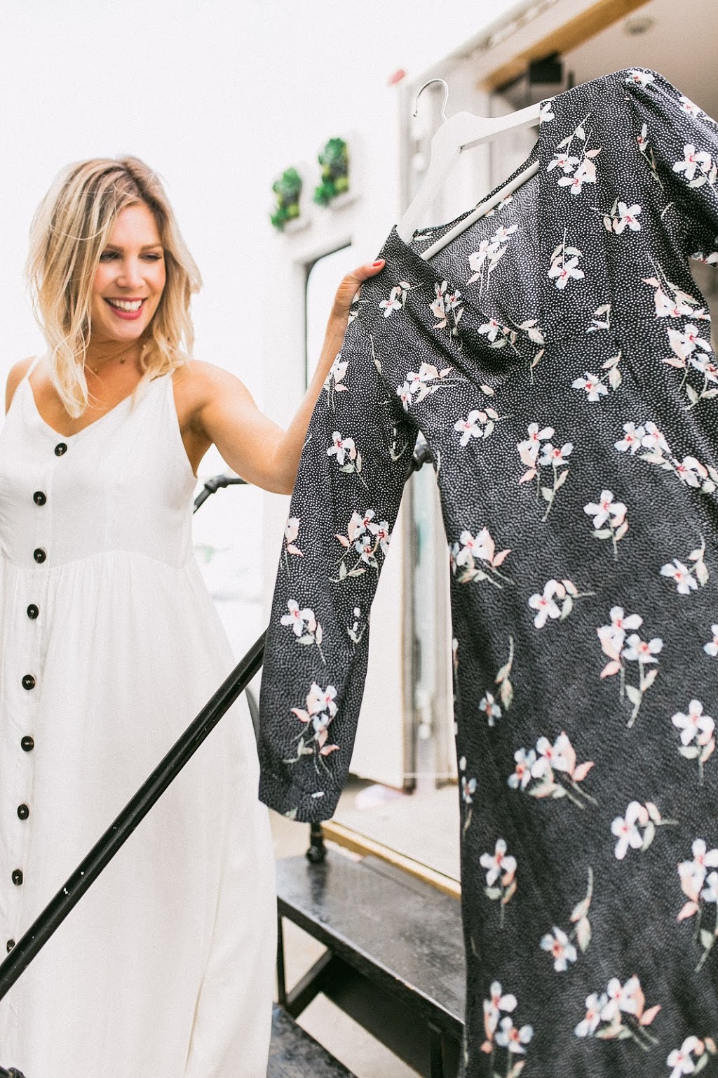 Vancouver Fashion Truck | 3610 Bonneville Pl #2, Burnaby, BC V3N 4T7, Canada | Phone: (604) 338-9672