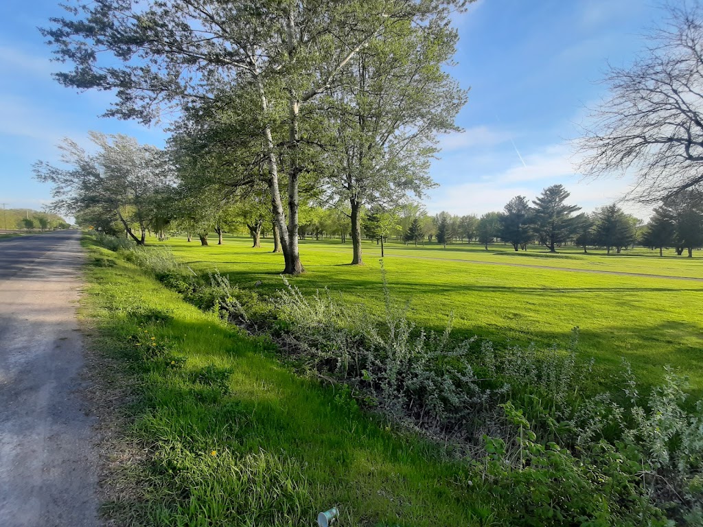 Club de Golf de Valleyfield | 3350 Bd du Bord de lEau, Salaberry-de-Valleyfield, QC J6S 6E1, Canada | Phone: (450) 373-2323