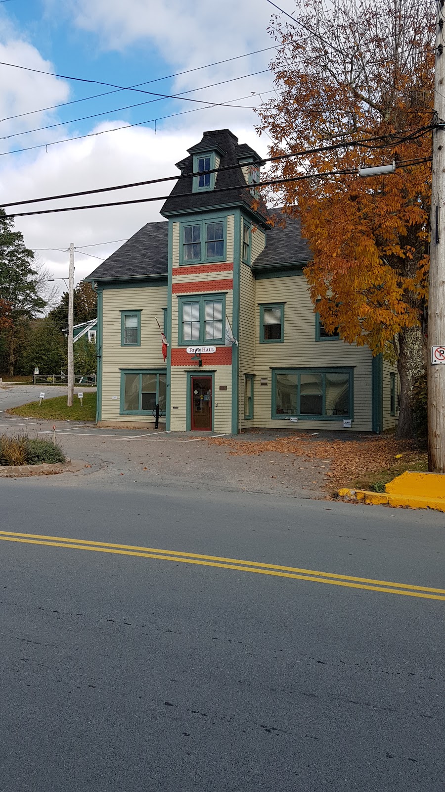 Mahone Bay Director of Oprtns | 493 Main St, Mahone Bay, NS B0J 2E0, Canada | Phone: (902) 624-9859