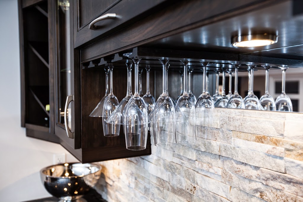 Paramount Craftsmen | 244 Woolwich St S #6a, Breslau, ON N0B 1M0, Canada | Phone: (519) 501-4420