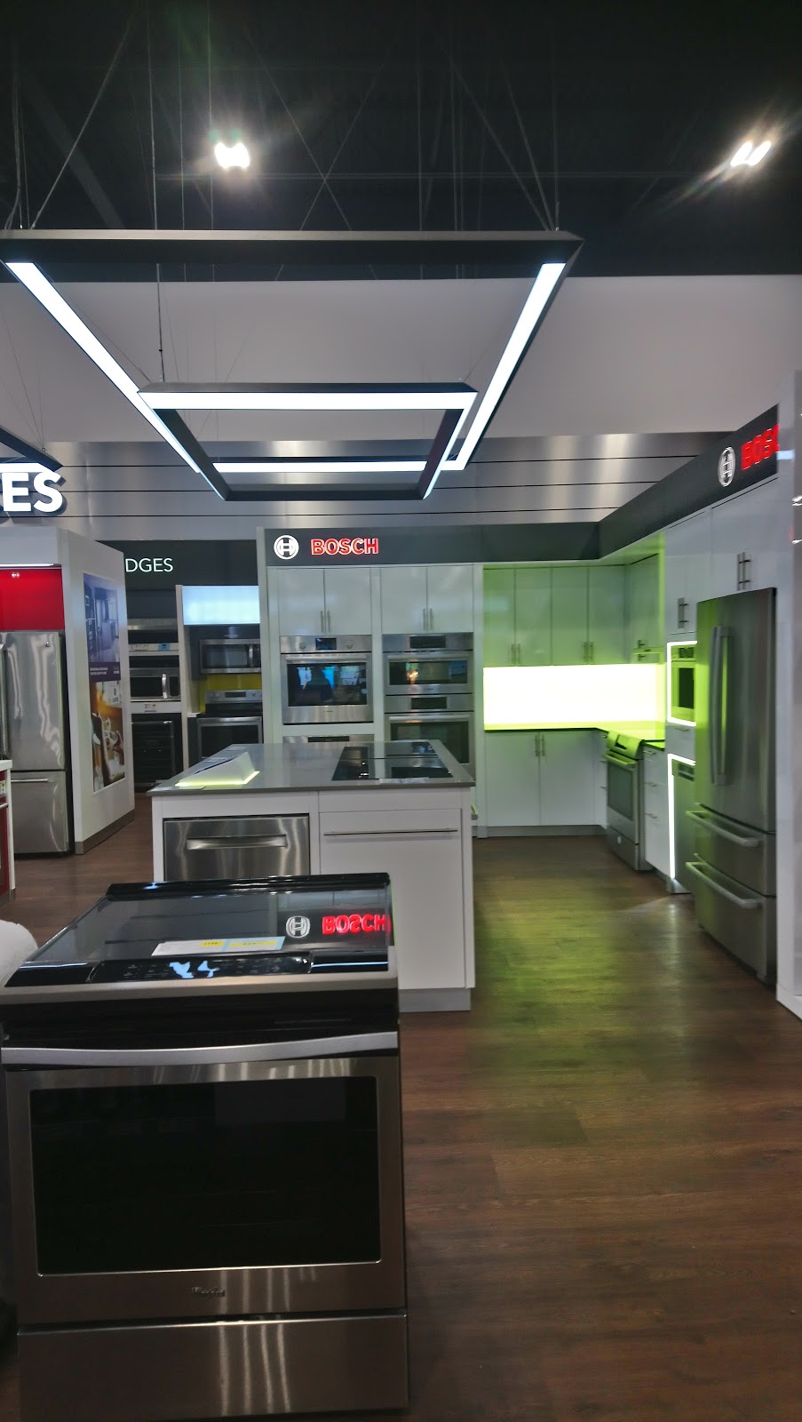 Best Buy | 4379 Walker Rd, Windsor, ON N8W 3T6, Canada | Phone: (519) 967-2070
