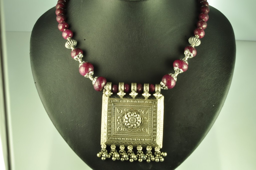 Nathans Den Jewellers | 128 Queen St S #18b, Mississauga, ON L5M 1K8, Canada | Phone: (905) 567-4235