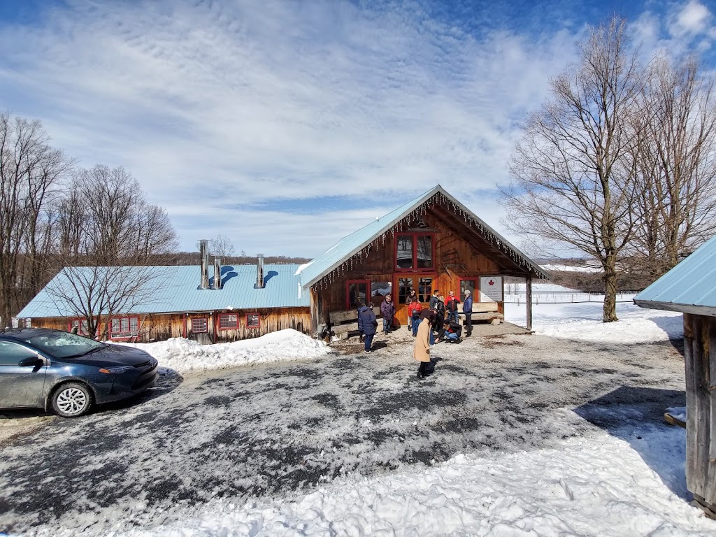 Érablière Hilltop | 4329 Chemin Symington, Dunham, QC J0E 1M0, Canada | Phone: (450) 295-2270