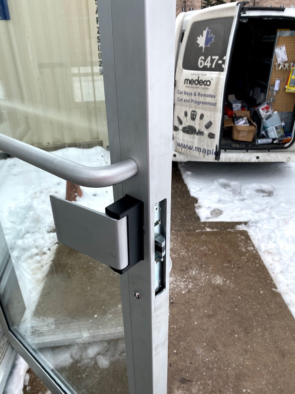 Maple Leaf Locksmith | 798 Wilson Ave, Toronto, ON M3K 1E2, Canada | Phone: (647) 323-3297
