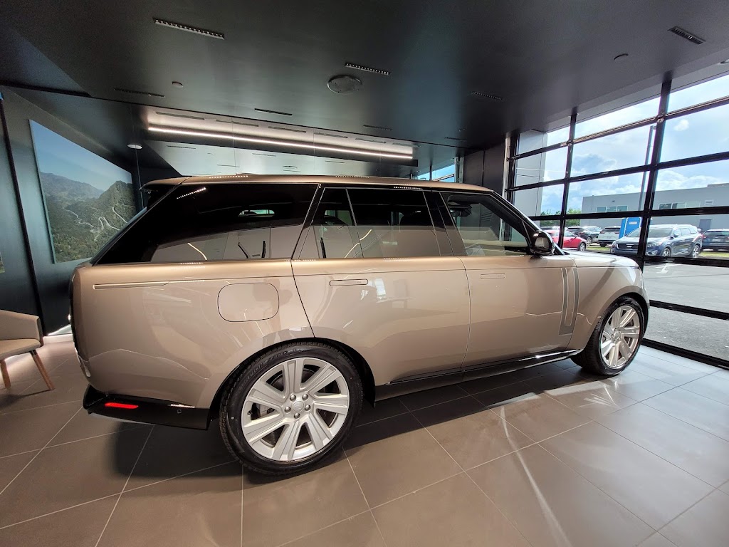 Land Rover Moncton | 1060 Aviation Ave, Dieppe, NB E1A 9A3, Canada | Phone: (506) 268-0828
