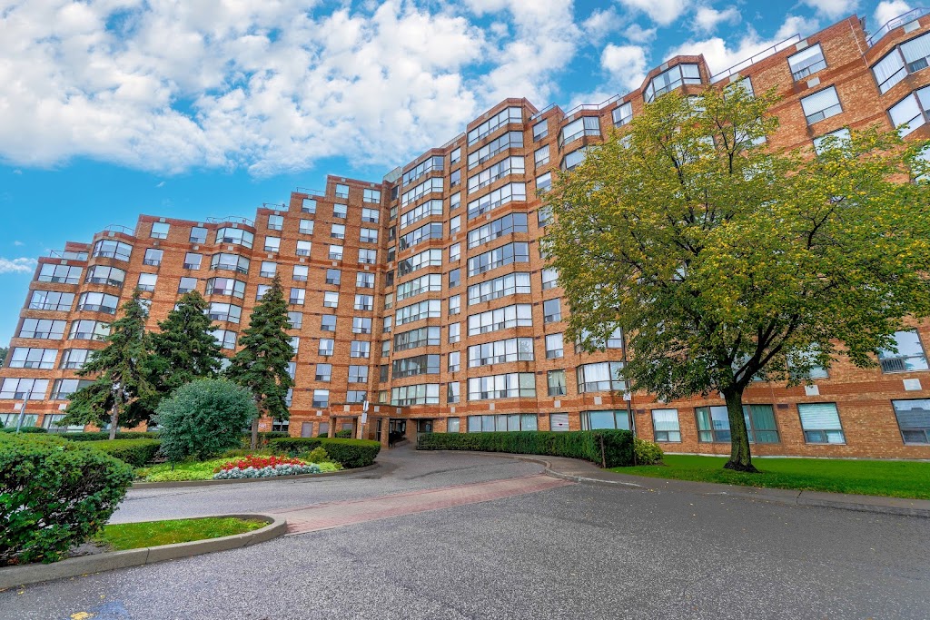 JPG Media - Real Estate Photography and Virtual Tours | 209 Mountainberry Rd, Brampton, ON L6R 1W3, Canada | Phone: (647) 986-5810