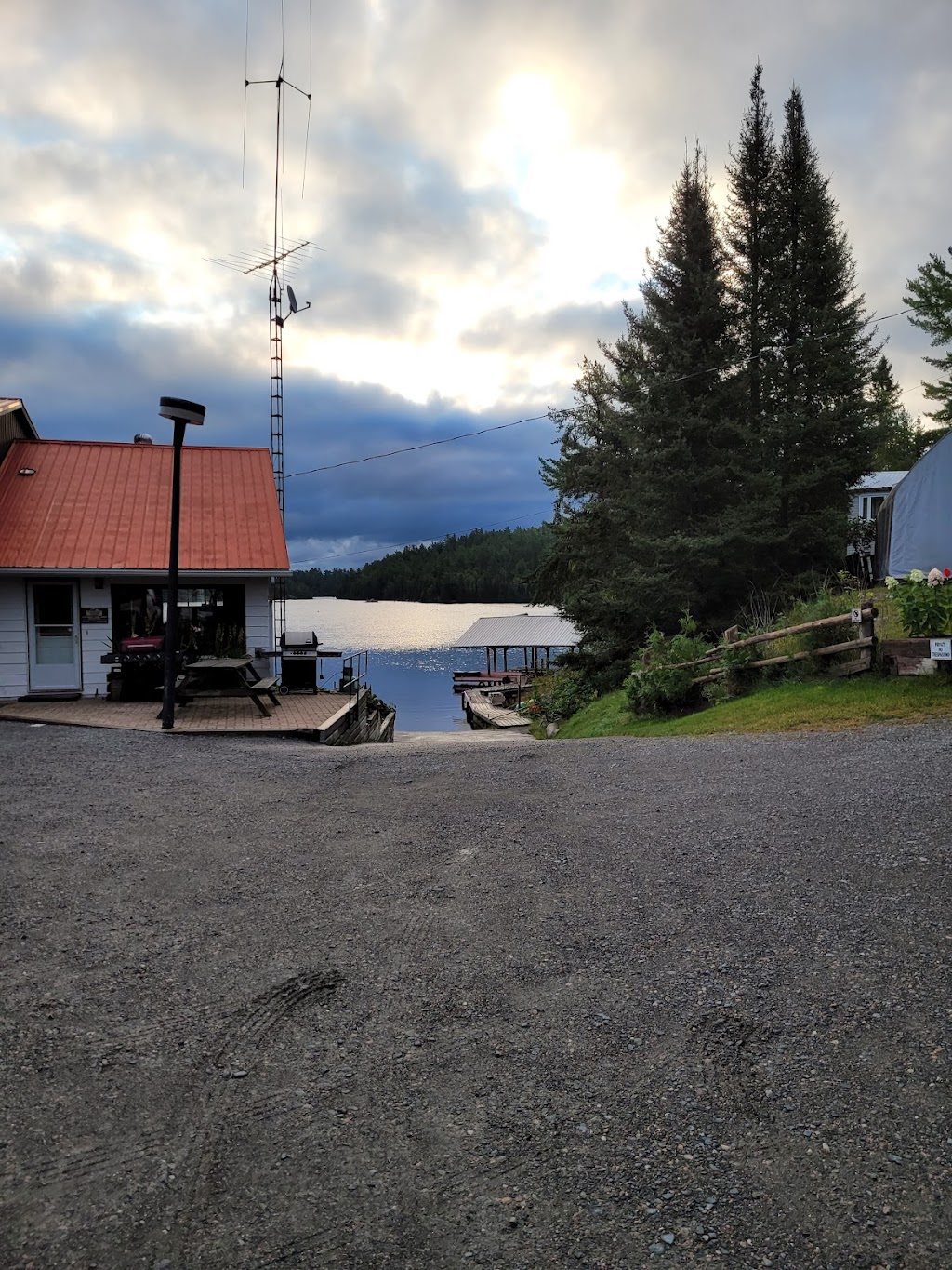Northland Paradise Lodge | 51 Stevens Rd, Temagami, ON P0H 2H0, Canada | Phone: (705) 569-3791