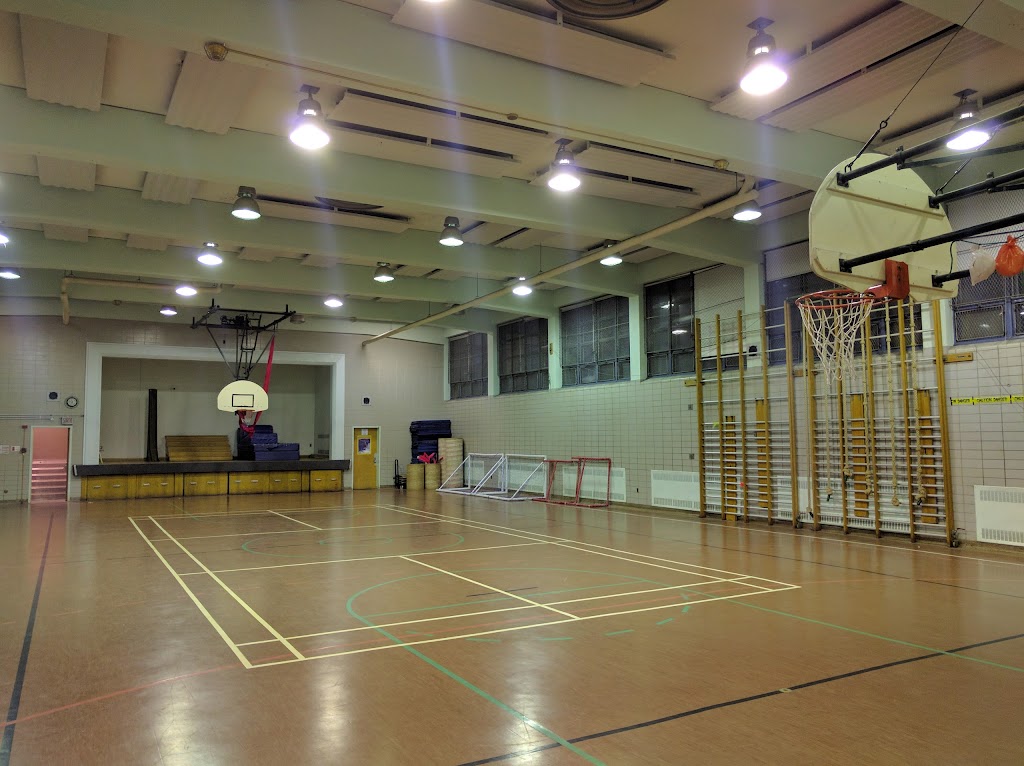 École Arc-En-Ciel | 4265 Av. Laval, Montréal, QC H2W 1E4, Canada | Phone: (514) 350-8860
