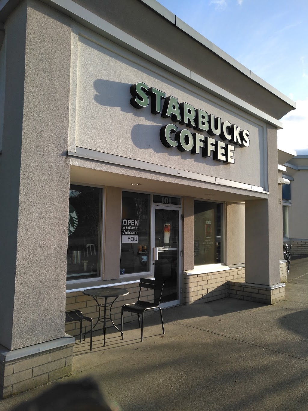 Starbucks | 719 McCallum Rd, 101, Langford, BC V9B 6A2, Canada | Phone: (250) 478-1749