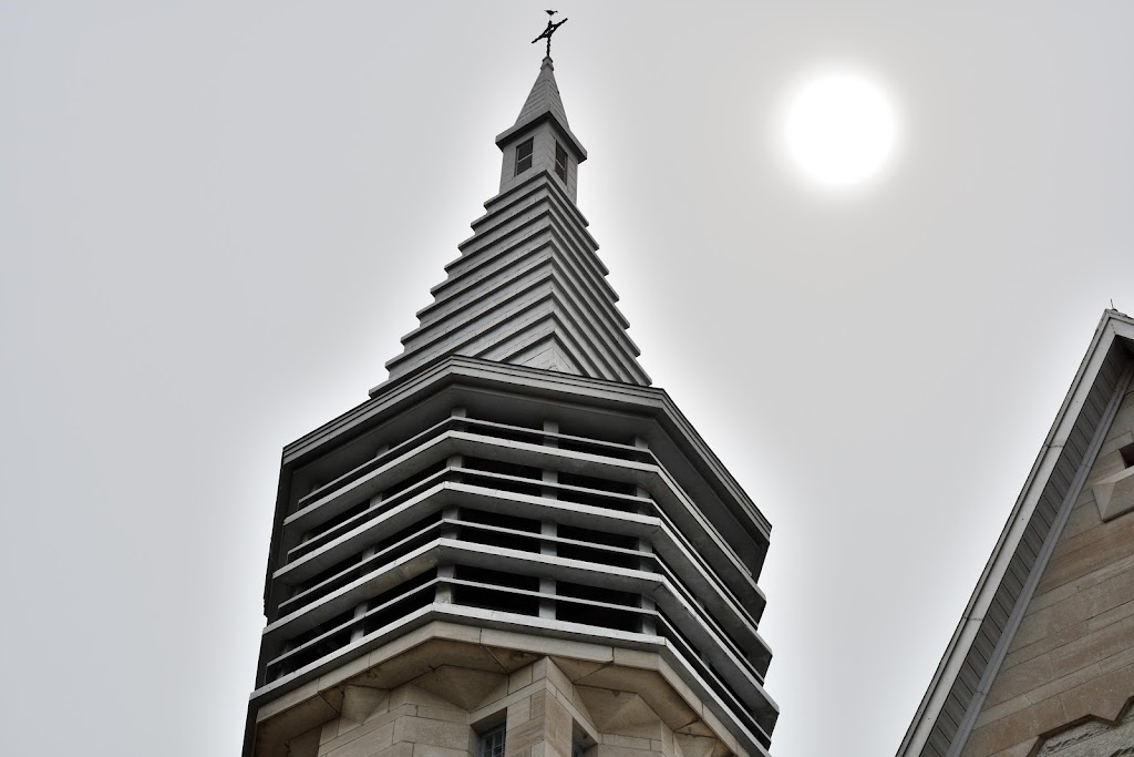 Cowansville - Church of Sainte-Thérèse-de-lenfant-Jésus (1951) | 209 Rue Sainte-Thérèse, Cowansville, QC J2K 1R7, Canada | Phone: (450) 263-2986