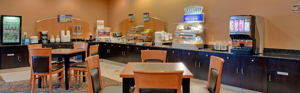 Holiday Inn Express & Suites Airport-Calgary | 45 Hopewell Way NE, Calgary, AB T3J 4V7, Canada | Phone: (403) 769-1888