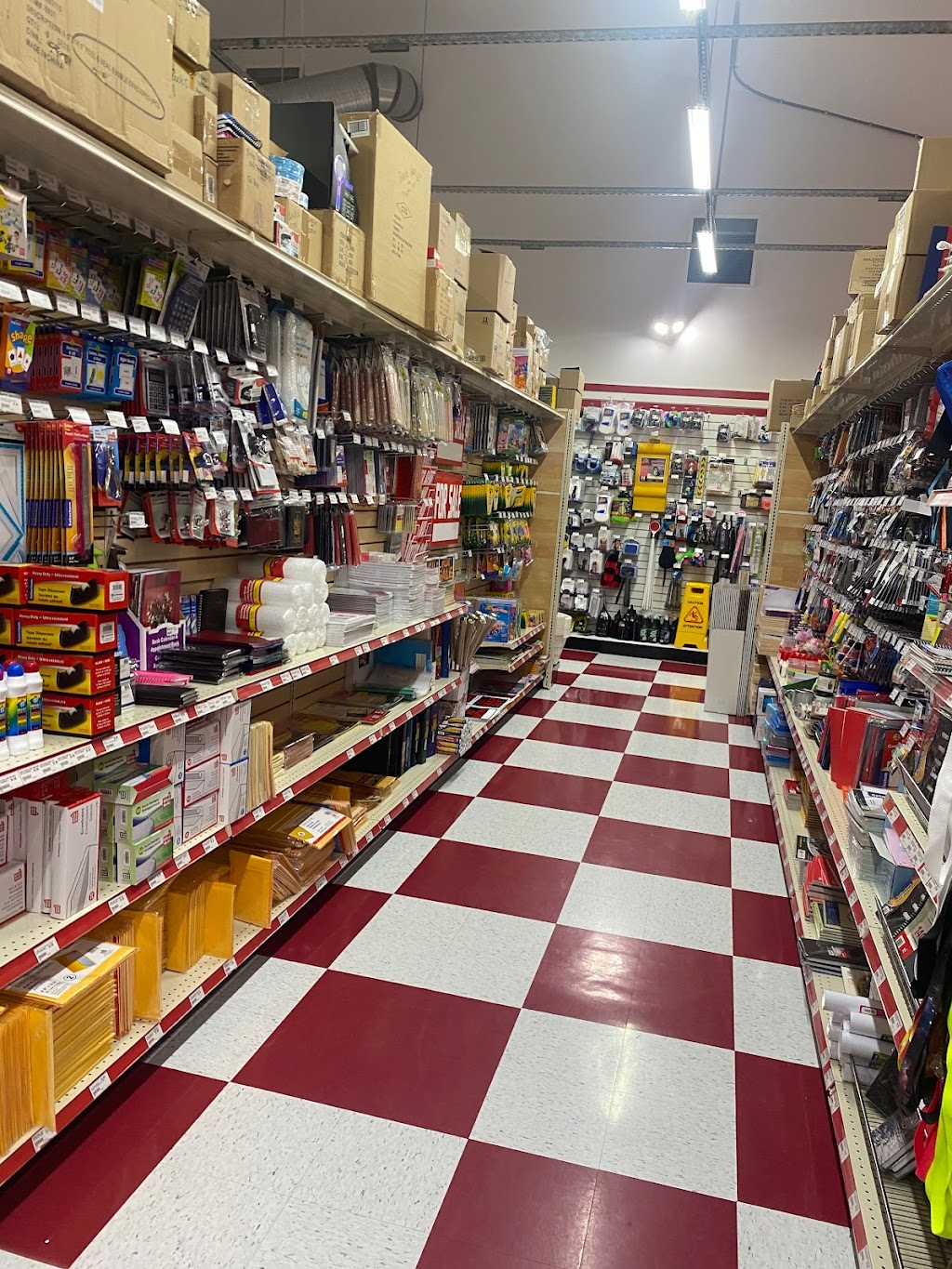 Great Canadian Dollar store- Chemainus | 3055 Oak St, Chemainus, BC V0R 1K1, Canada | Phone: (250) 416-7934