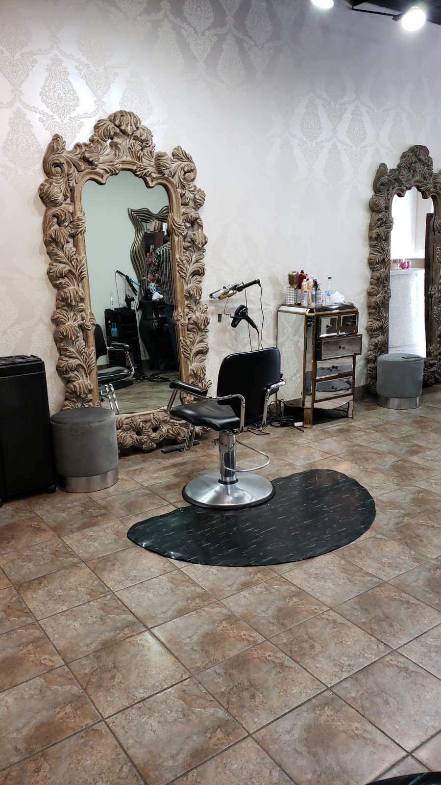 Vivacious Hair & Beauty | 35 Mill St W, Leamington, ON N8H 1M4, Canada | Phone: (519) 322-2032