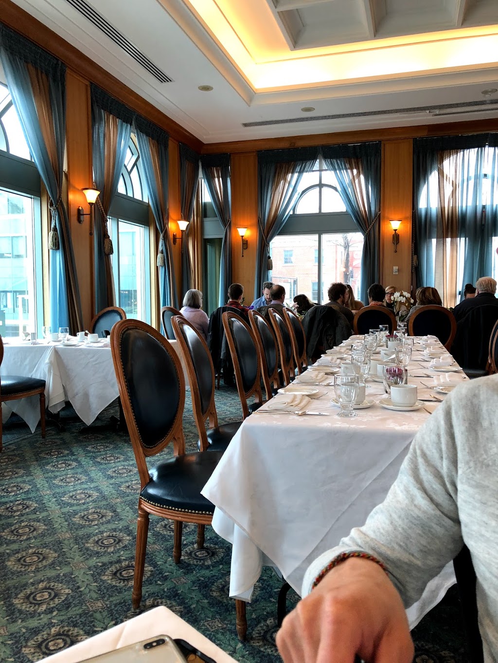 Breakwater Fine Dining | 15 Stavebank Rd S, Mississauga, ON L5G 2T2, Canada | Phone: (905) 891-6225