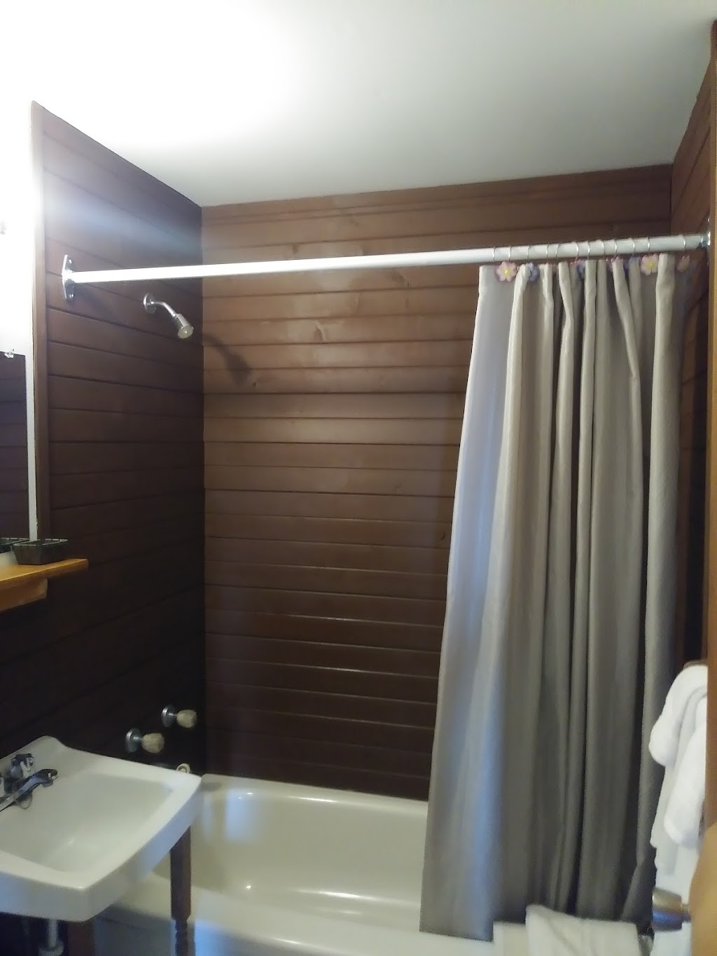 Harbour Lights Housekeeping Cottages | 5099 PE-20, Kensington, PE C0B 1M0, Canada | Phone: (902) 886-2684