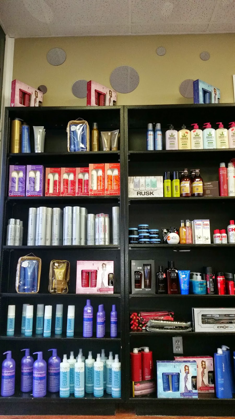 Hair In Motion | 1146 Dorothy St, Regina, SK S4X 4L1, Canada | Phone: (306) 924-2000