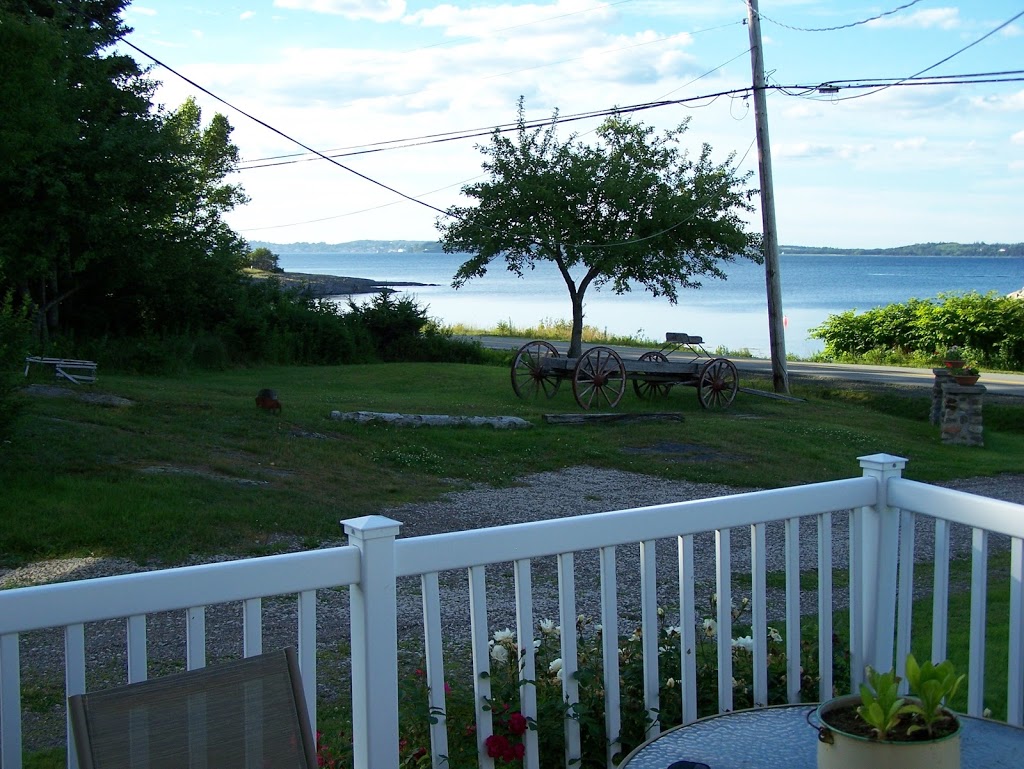 Barrett Bed and Breakfast | 723 Feltzen South Rd, Rose Bay, NS B0J 2X0, Canada | Phone: (902) 640-2111
