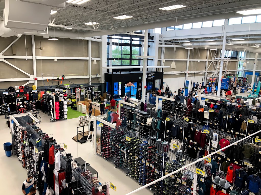 Décathlon Laval | Centre Laval, 1600 Boul. le Corbusier, Laval, QC H7S 1Z2, Canada | Phone: (450) 238-3322