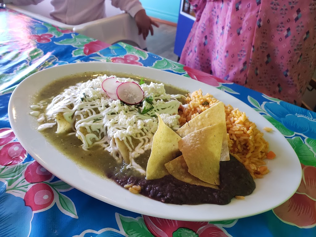 Chilaquiles | 381 Montreal Rd, Vanier, ON K1L 6A8, Canada | Phone: (613) 699-7100