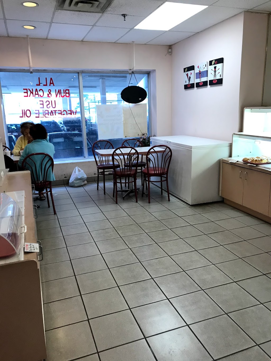 Happy Cake House | 3085 Hurontario St Unit 22, Mississauga, ON L5E 4E4, Canada | Phone: (905) 275-8333
