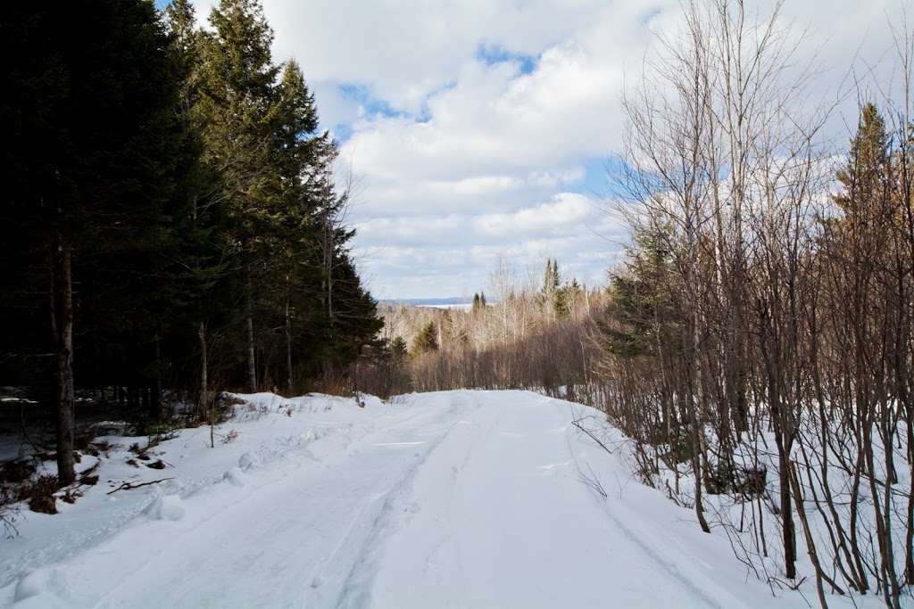 Chalets - Camping - Spa- "Pignons rouges" | 178 Chemin Beauchesne, Saint-Romain, Quebec, QC G0Y 1L0, Canada | Phone: (418) 486-2811