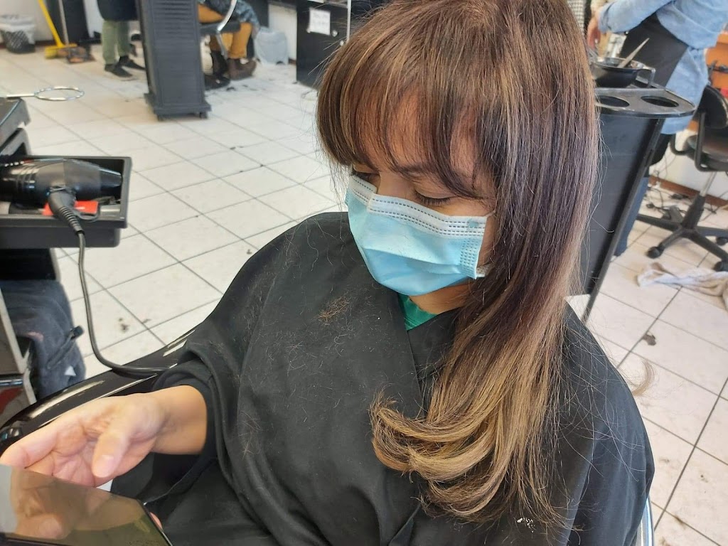 In Moda Hair | 5170 Victoria Dr, Vancouver, BC V5P 3V2, Canada | Phone: (604) 677-8503