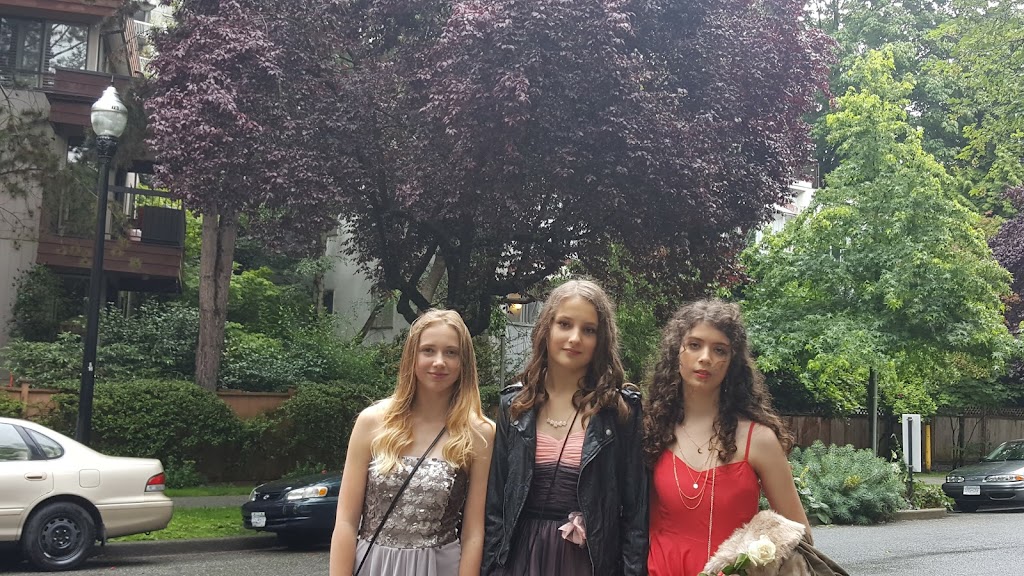Lord Roberts Elementary School | 1100 Bidwell St, Vancouver, BC V6G 2K4, Canada | Phone: (604) 713-5055