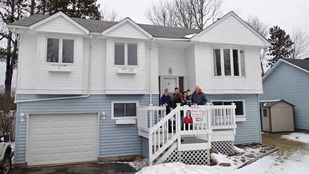 Royal LePage Edmonds & Associates - Debbie Clark | 7 Hilda St, Petawawa, ON K8H 3M5, Canada | Phone: (877) 687-6305