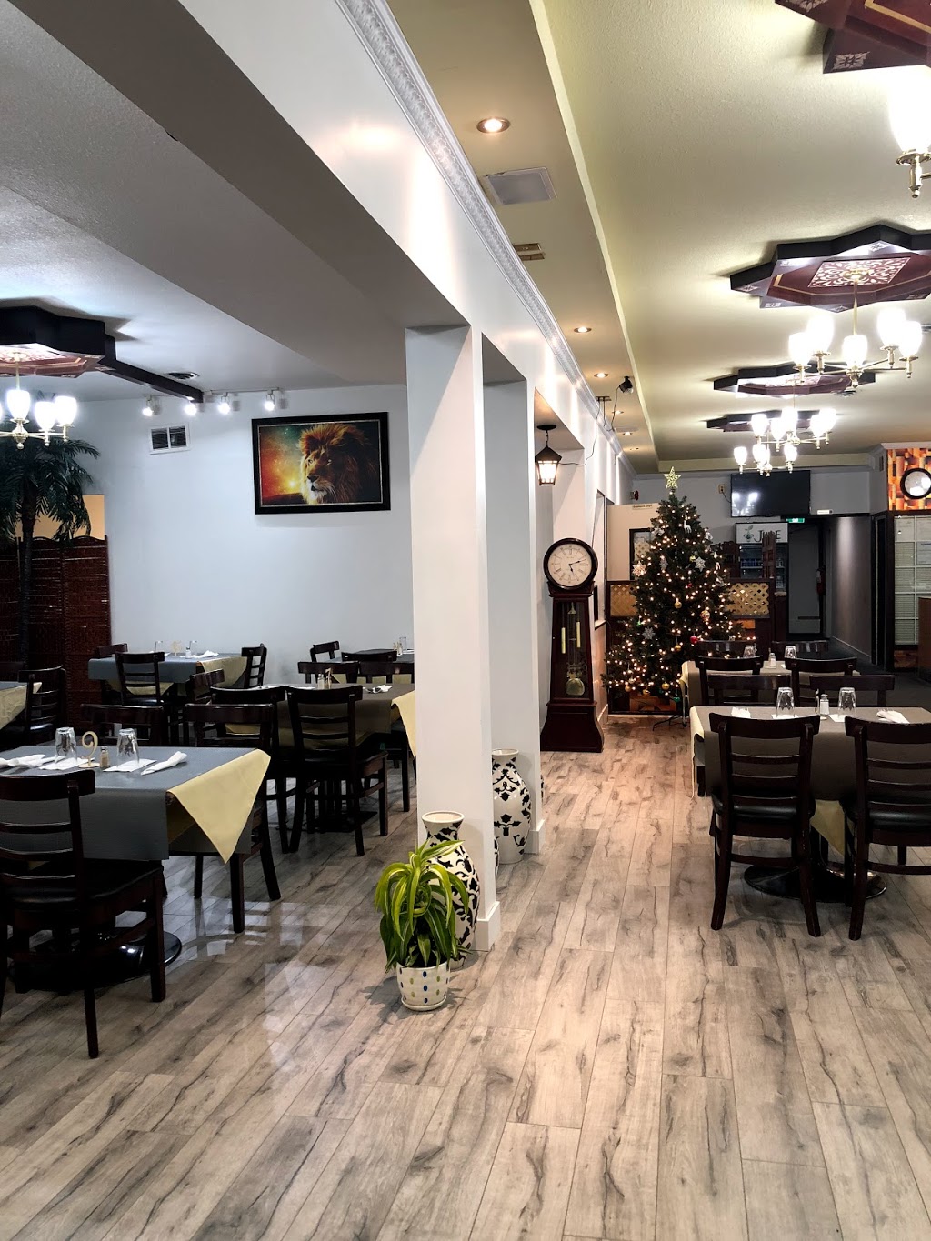 Ur Restaurant | 14752 108a Ave, Surrey, BC V3R 1W8, Canada | Phone: (604) 585-6802