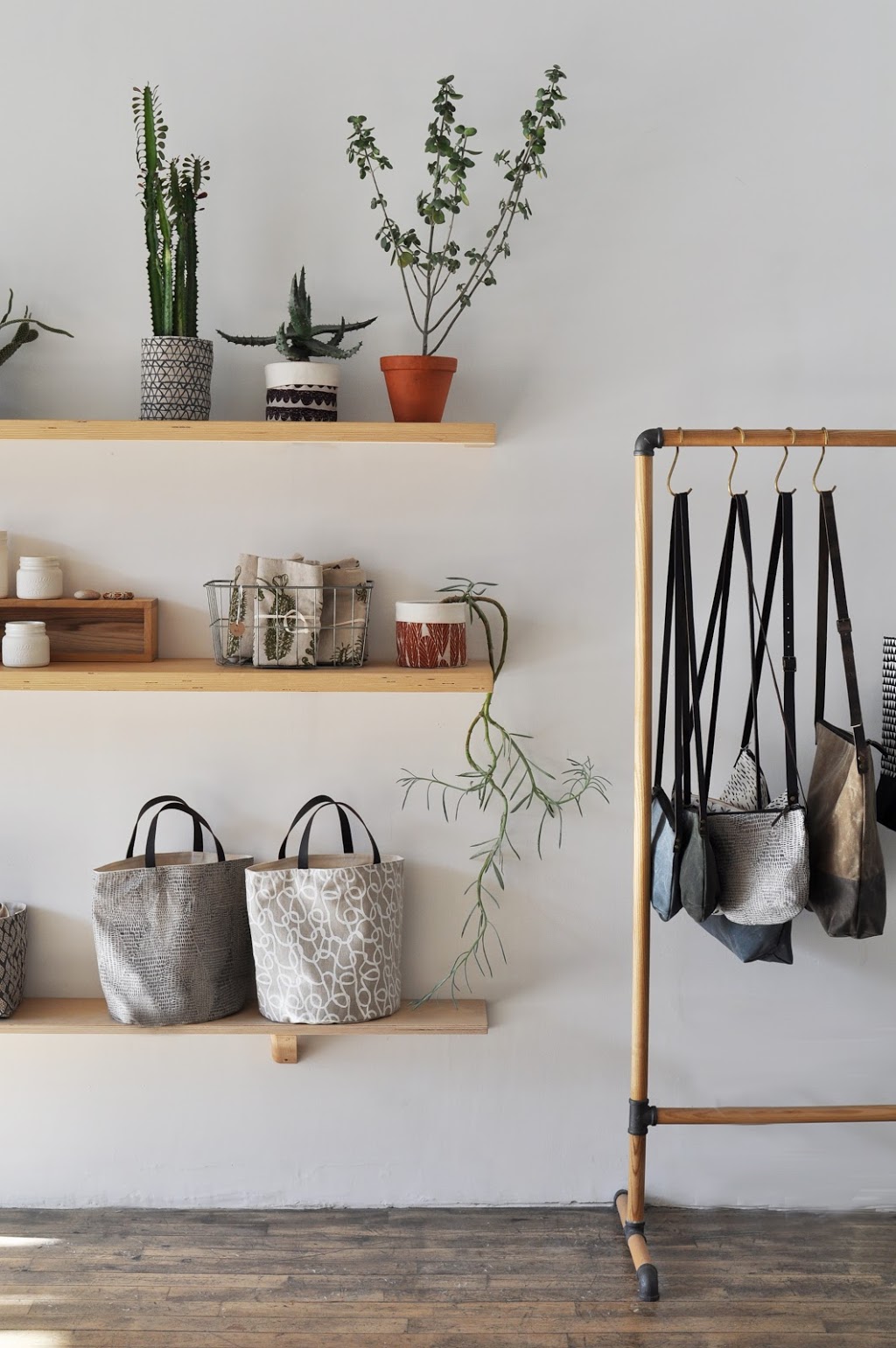 Bookhou | 798 Dundas St W, Toronto, ON M6J 1V1, Canada | Phone: (647) 203-8830