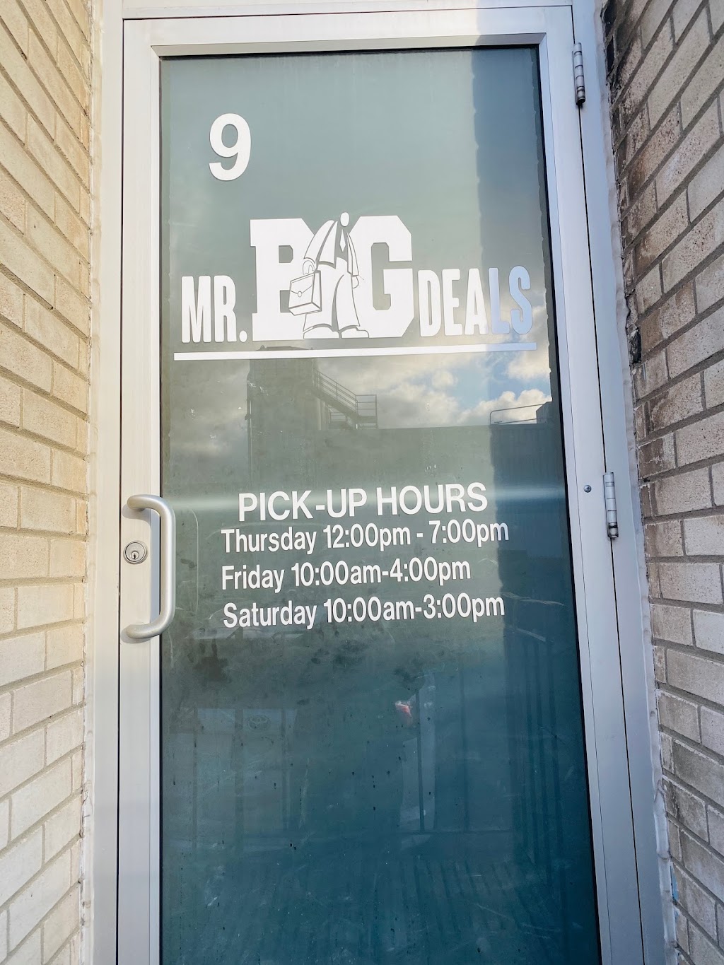 Mr. Big Deals | 2115 Midland Ave Unit #5, Scarborough, ON M1P 3E4, Canada | Phone: (416) 292-3481