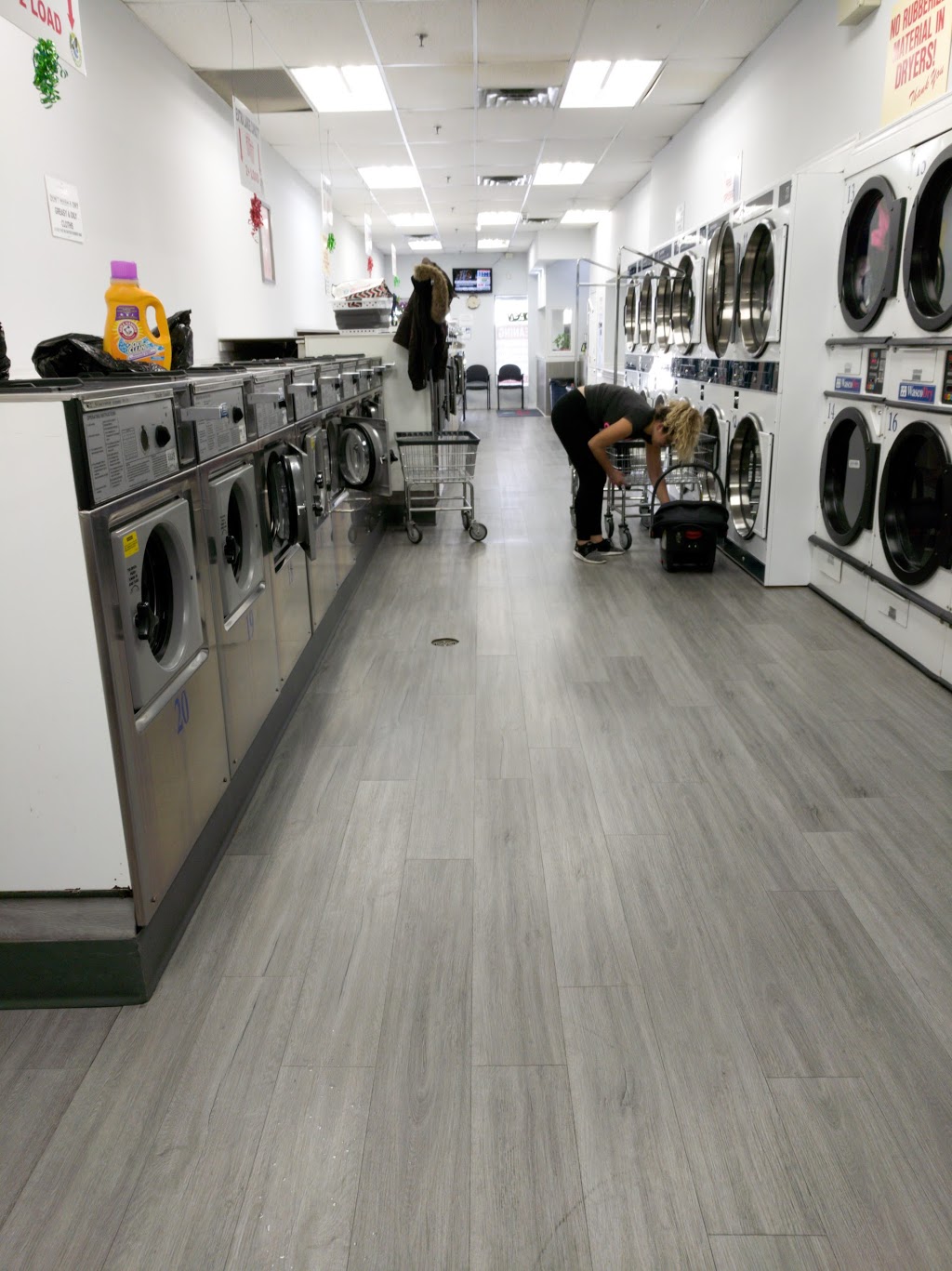 Southgate Coin Laundry | 700 Balmoral Dr, Brampton, ON L6T 1X2, Canada | Phone: (905) 497-7733